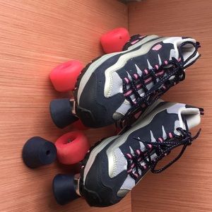 Tennis shoe roller skates